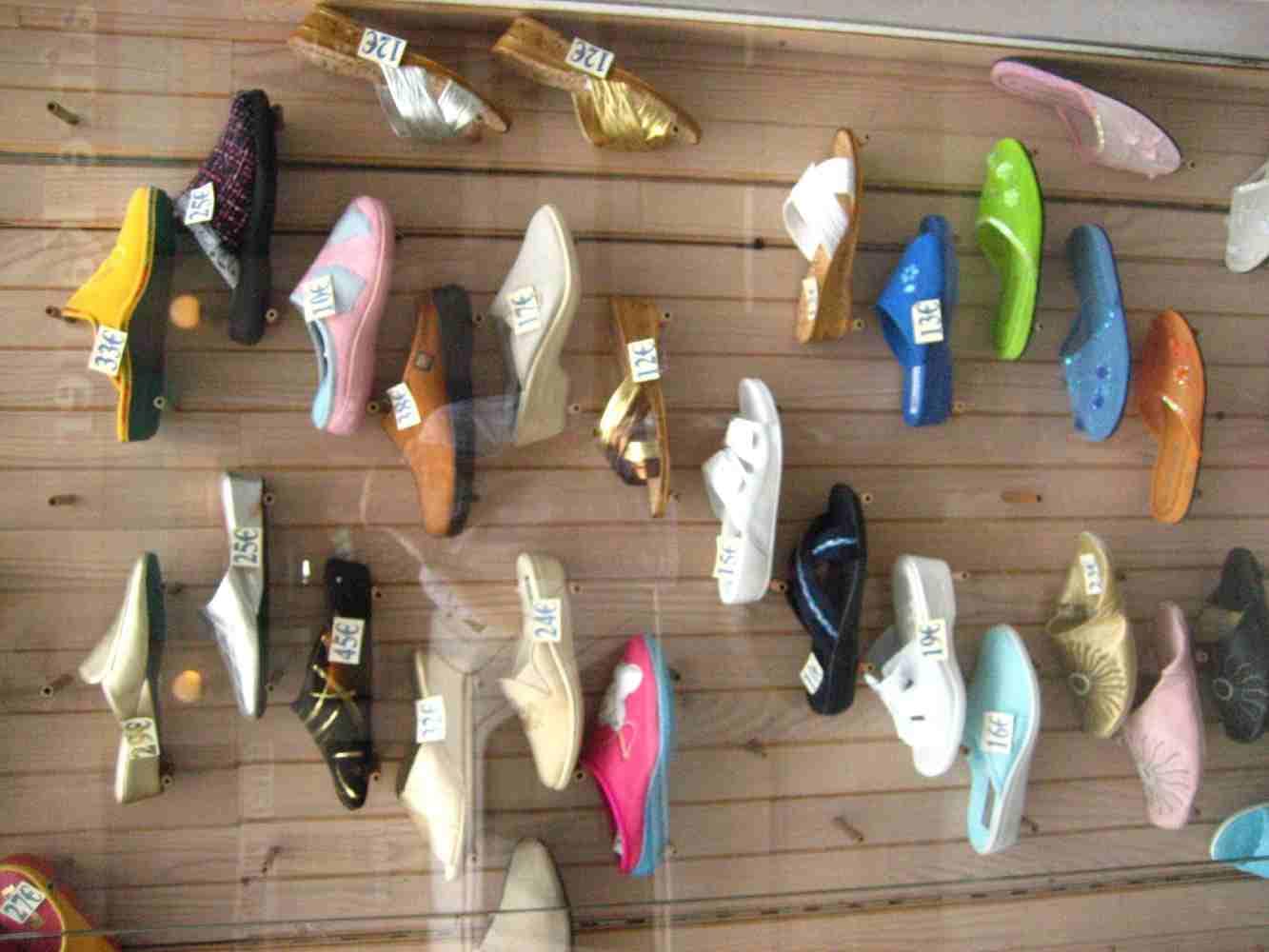 What Are Mule Shoes? A Complete Guidance - TheLSO